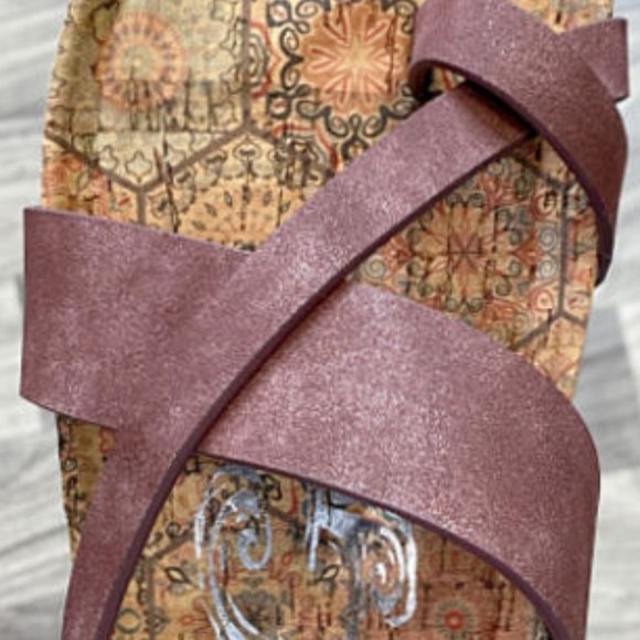 New Gypsy Jazz Toe Strap Sandals - Better Be Me, Wine With Soft Metallic Shimmer - Picture 4 of 7